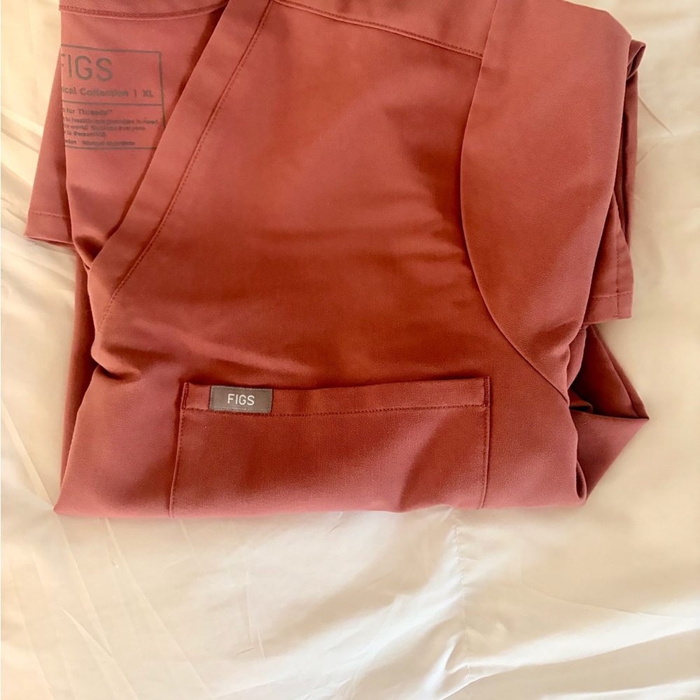 Figs Women's Scrub Top in Rust